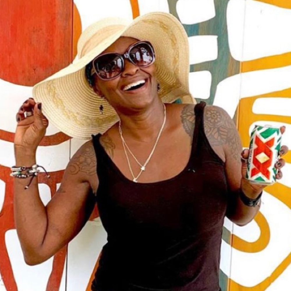 Meet your Posher, Cynthia